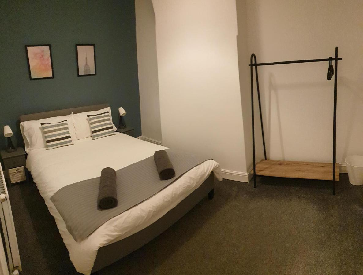 4 Bedrooms, Sleeps 10, Near Lfc & Efc Liverpool Dış mekan fotoğraf