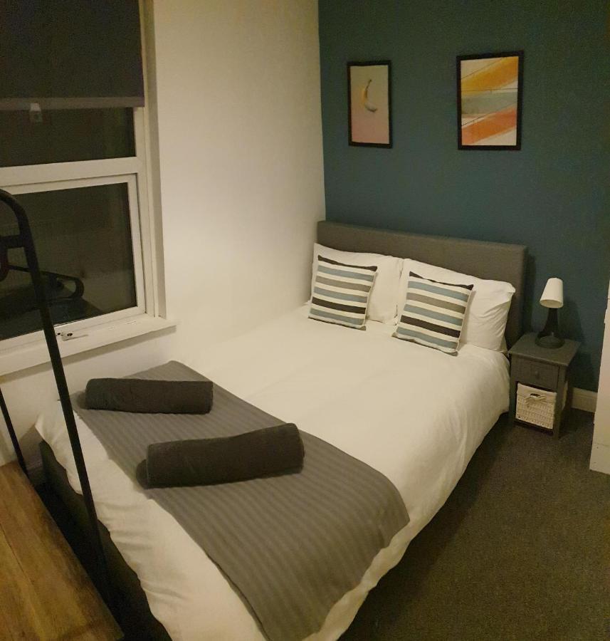 4 Bedrooms, Sleeps 10, Near Lfc & Efc Liverpool Dış mekan fotoğraf